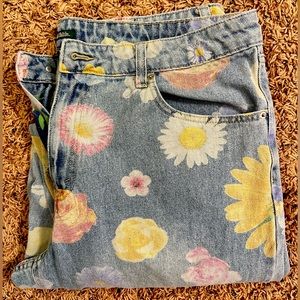 Super Cute High-Rise 90s Relaxed Straight Leg Floral Jeans!! 🌸